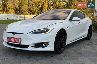 Лифтбек Tesla Model S 2017 в 