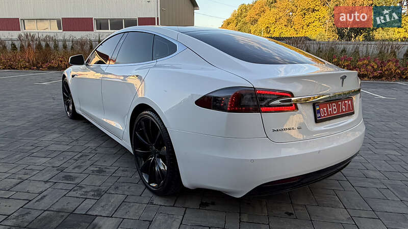 Ліфтбек Tesla Model S 2017 в Луцьку