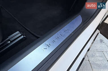 Лифтбек Tesla Model S 2017 в 