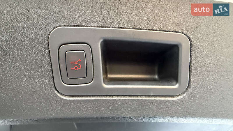 Ліфтбек Tesla Model S 2017 в Луцьку