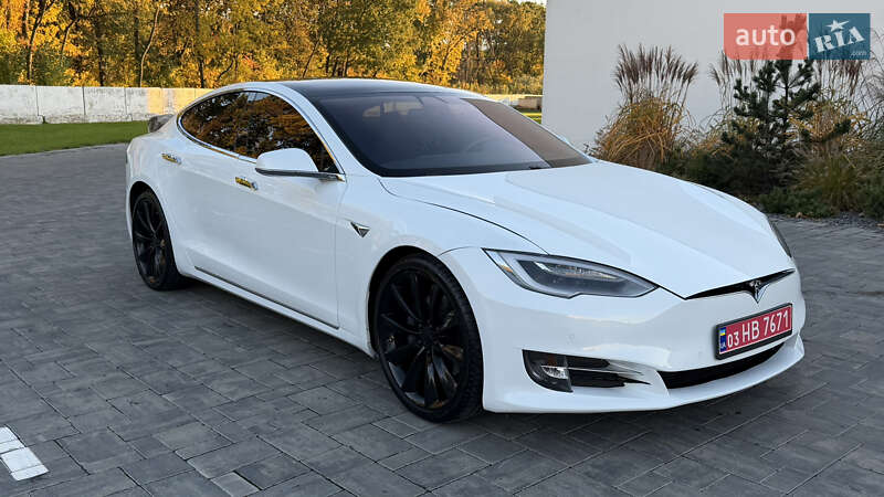 Ліфтбек Tesla Model S 2017 в Луцьку