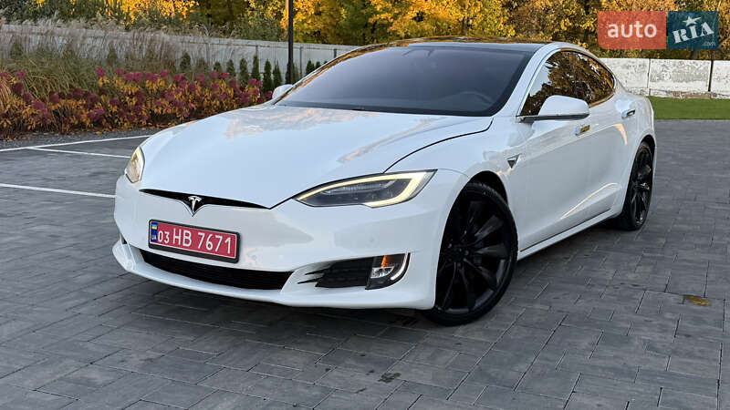 Ліфтбек Tesla Model S 2017 в Луцьку