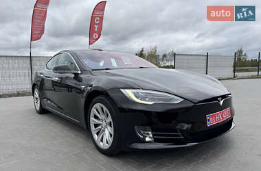 Лифтбек Tesla Model S 2017 в 