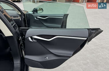 Лифтбек Tesla Model S 2017 в 