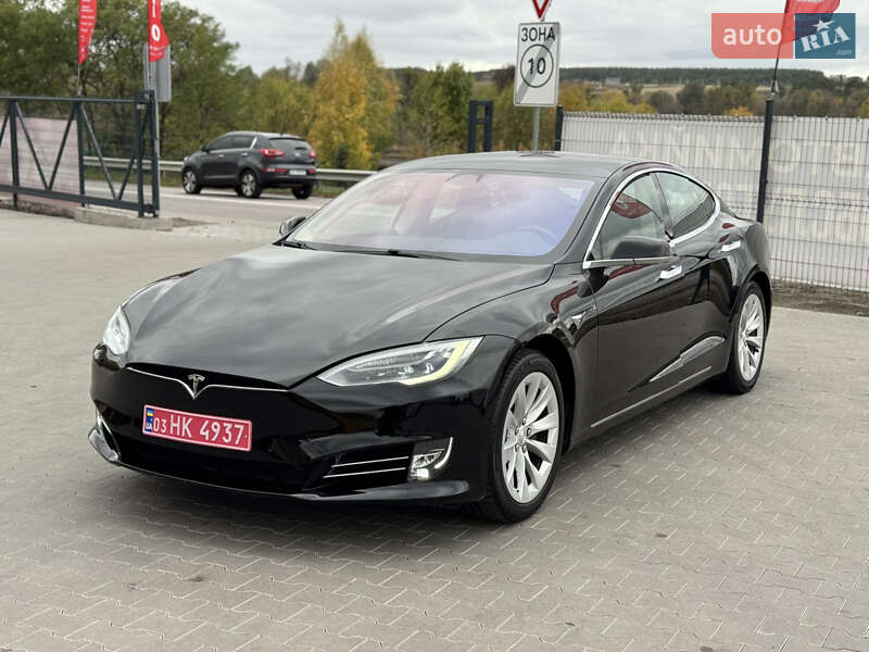 Лифтбек Tesla Model S 2017 в Ирпене
