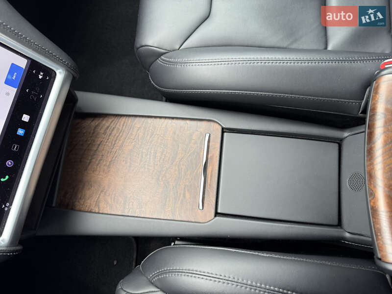 Лифтбек Tesla Model S 2017 в Ирпене