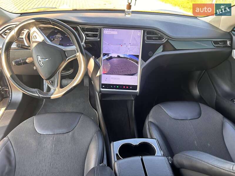 Лифтбек Tesla Model S 2013 в Львове