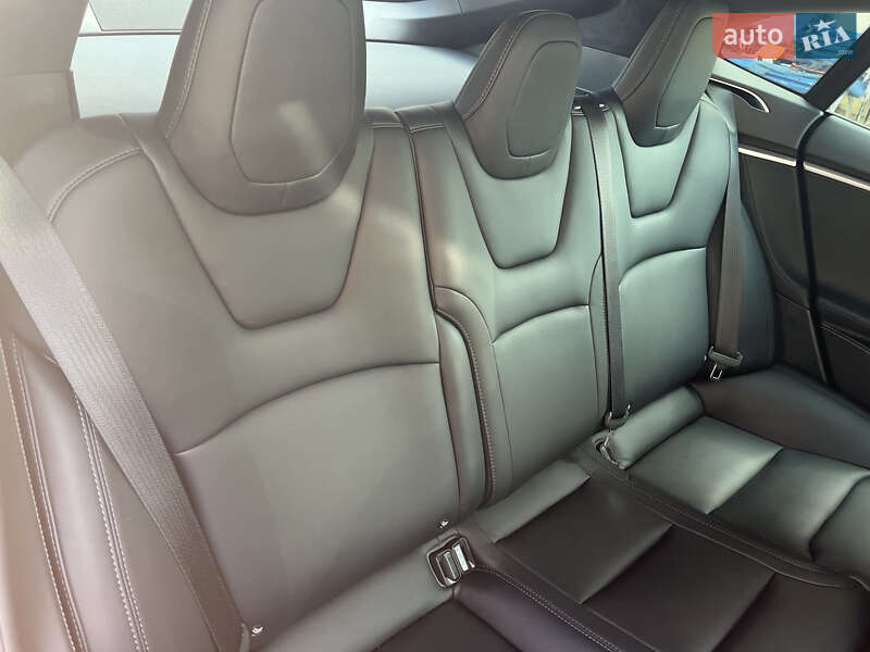 Ліфтбек Tesla Model S 2018 в Трускавці