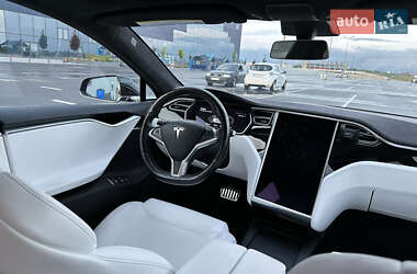 Лифтбек Tesla Model S 2017 в 