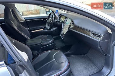 Лифтбек Tesla Model S 2013 в 
