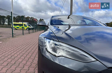 Лифтбек Tesla Model S 2022 в 