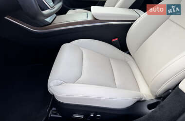 Лифтбек Tesla Model S 2022 в 