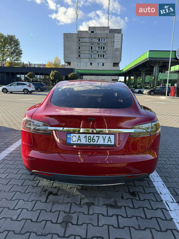 Ліфтбек Tesla Model S 2013 в Черкасах