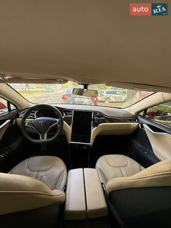 Ліфтбек Tesla Model S 2013 в Черкасах