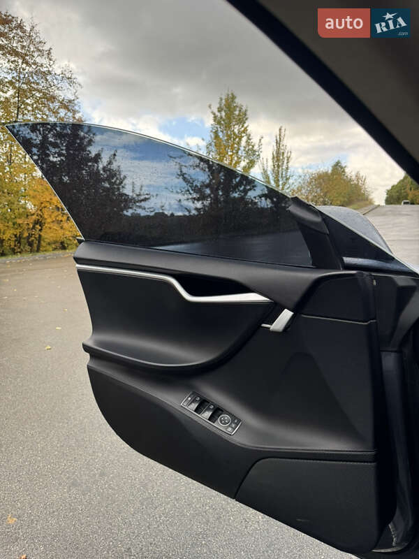 Лифтбек Tesla Model S 2013 в Киеве