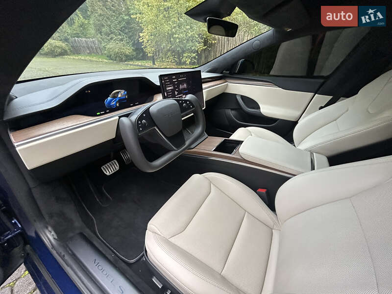 Лифтбек Tesla Model S 2022 в Львове