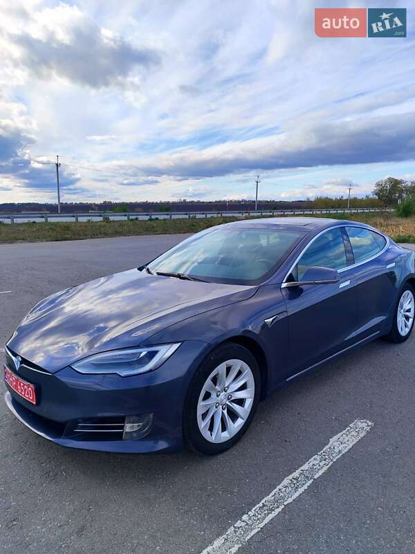 Лифтбек Tesla Model S 2018 в Кобеляках