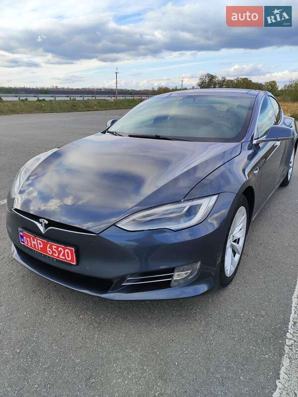 Лифтбек Tesla Model S 2018 в Кобеляках