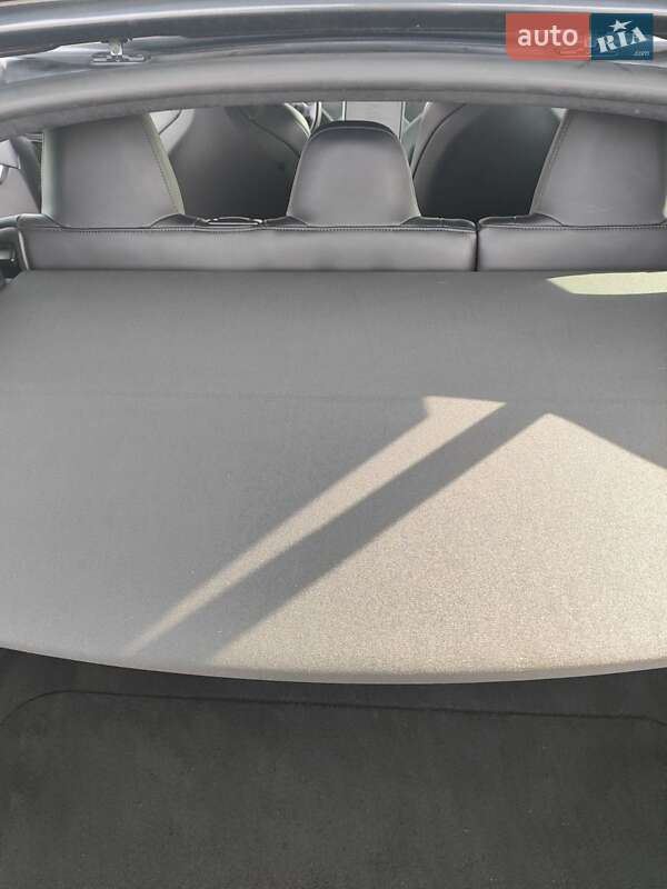 Лифтбек Tesla Model S 2018 в Кобеляках