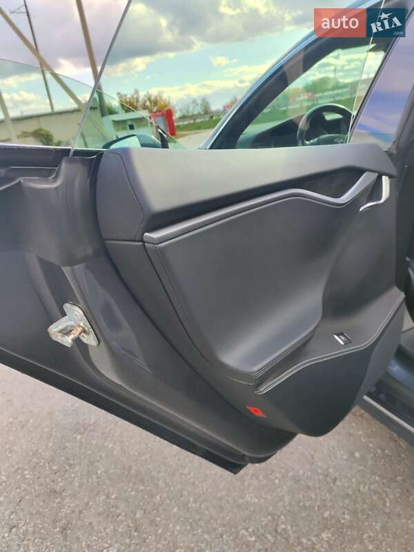 Лифтбек Tesla Model S 2018 в Кобеляках