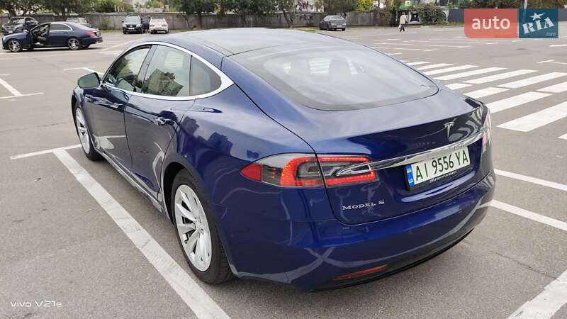 Ліфтбек Tesla Model S 2016 в Києві