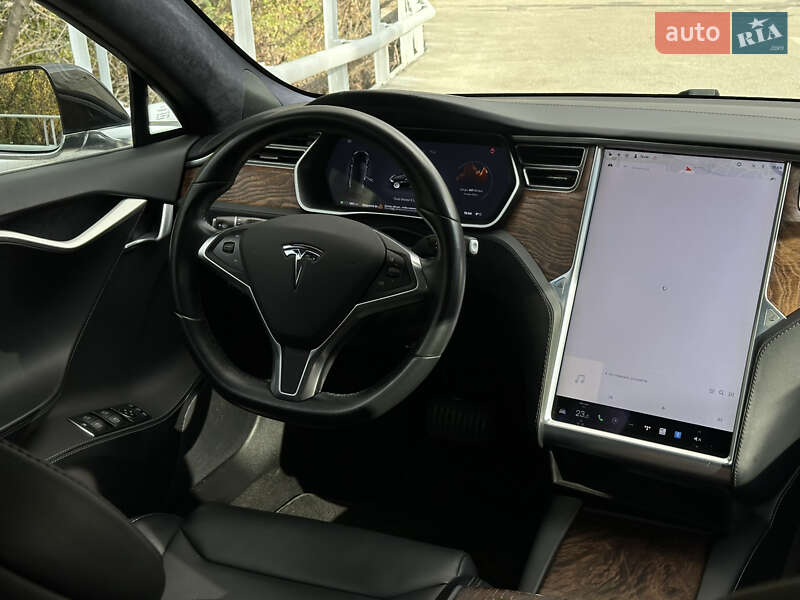 Лифтбек Tesla Model S 2018 в Киеве