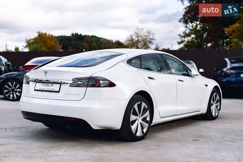 Лифтбек Tesla Model S 2020 в Виннице