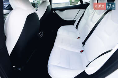 Лифтбек Tesla Model S 2020 в 