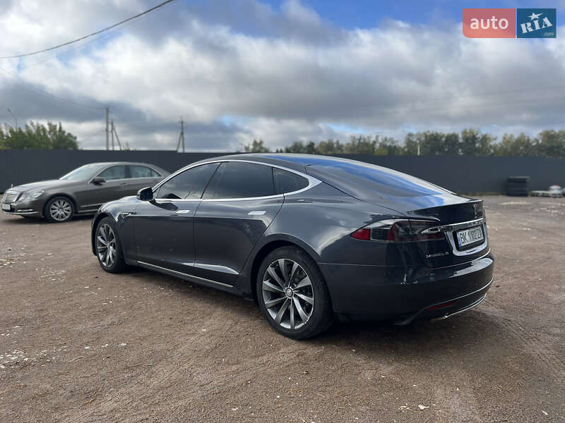 Лифтбек Tesla Model S 2015 в Ровно фото 6 Лифтбек Tesla Model S 2015 в Ровно