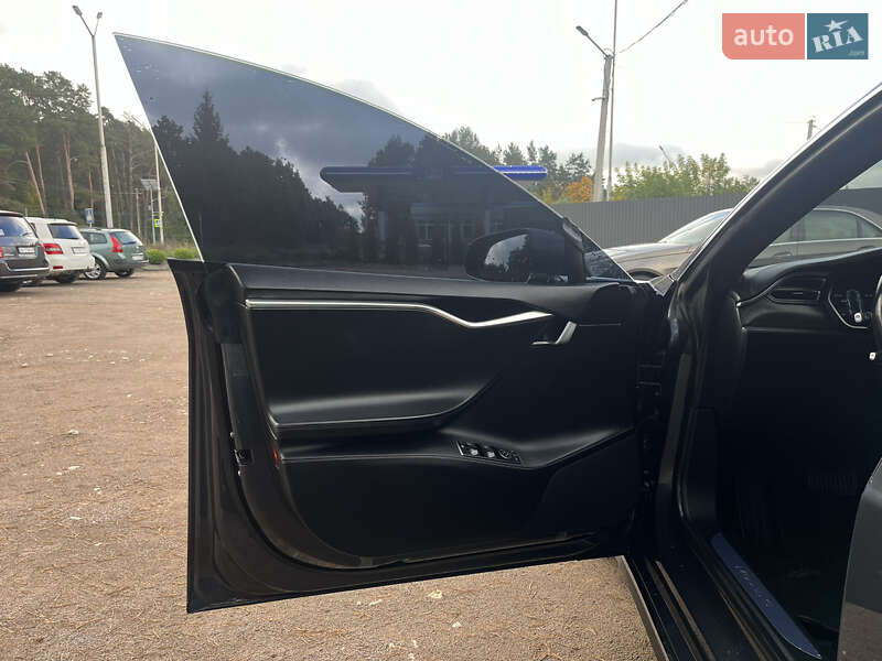Лифтбек Tesla Model S 2015 в Ровно фото 11 Лифтбек Tesla Model S 2015 в Ровно