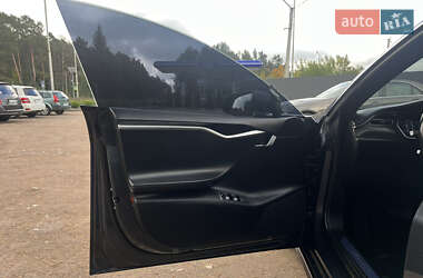 Лифтбек Tesla Model S 2015 в 