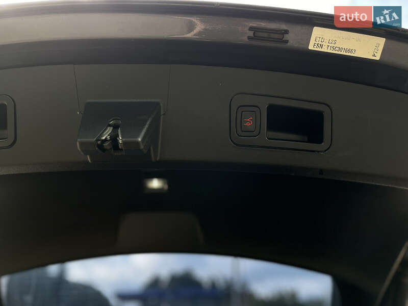 Лифтбек Tesla Model S 2015 в Ровно фото 18 Лифтбек Tesla Model S 2015 в Ровно