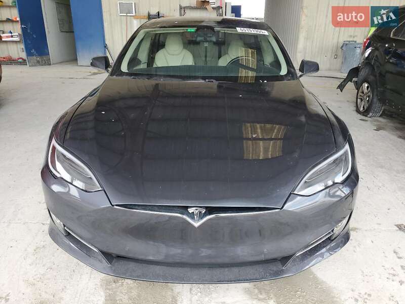 Ліфтбек Tesla Model S 2017 в Чернігові фото 5 Ліфтбек Tesla Model S 2017 в Чернігові