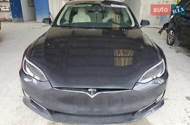 Лифтбек Tesla Model S 2017 в 