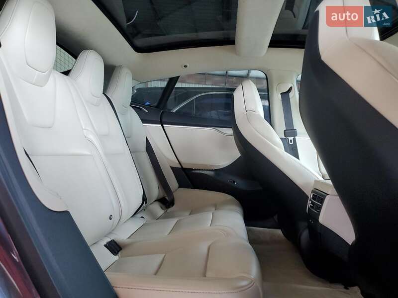 Ліфтбек Tesla Model S 2017 в Чернігові фото 10 Ліфтбек Tesla Model S 2017 в Чернігові