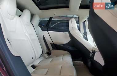 Лифтбек Tesla Model S 2017 в 