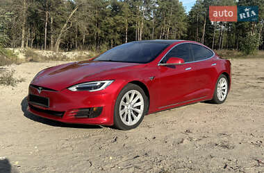 Лифтбек Tesla Model S 2017 в Киеве