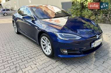 Лифтбек Tesla Model S 2016 в Коломые