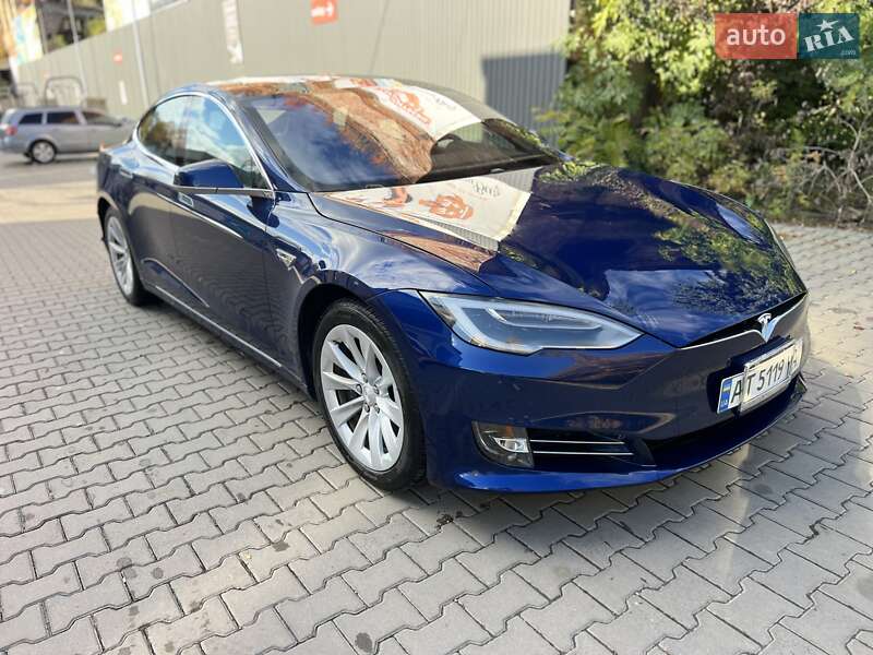 Tesla Model S 2016