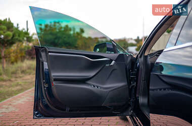 Лифтбек Tesla Model S 2013 в 
