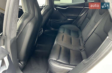 Лифтбек Tesla Model S 2016 в Львове