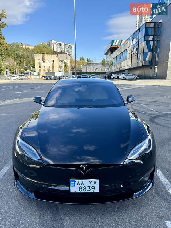 Лифтбек Tesla Model S 2022 в Киеве