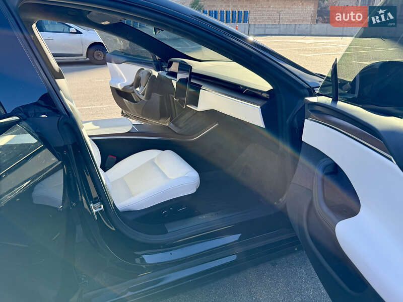 Лифтбек Tesla Model S 2022 в Киеве