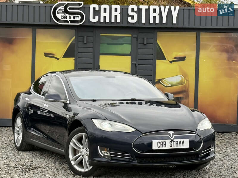 Tesla Model S 2013