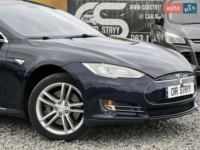 Лифтбек Tesla Model S 2013 в Стрые