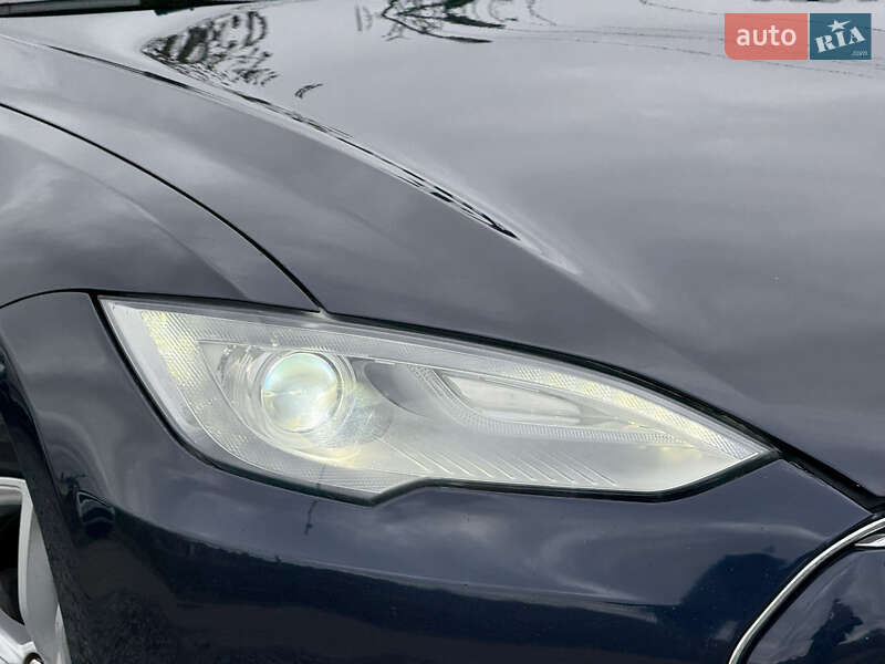 Лифтбек Tesla Model S 2013 в Стрые