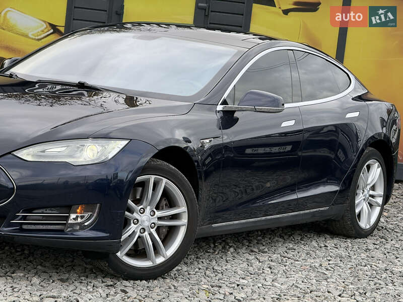Лифтбек Tesla Model S 2013 в Стрые