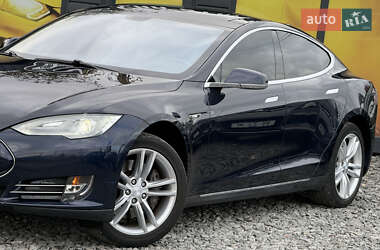 Лифтбек Tesla Model S 2013 в 