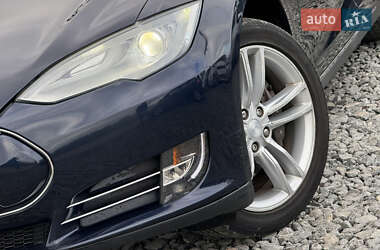 Лифтбек Tesla Model S 2013 в 