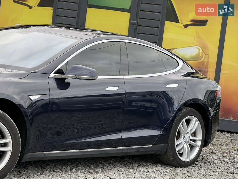Лифтбек Tesla Model S 2013 в Стрые